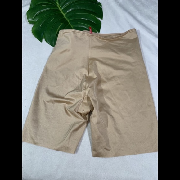 NWT Spanx Slimplicity Mid-Thigh Shaper Shorts MED - Picture 9 of 12
